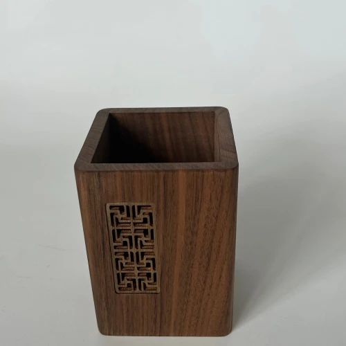 Sealbhóir Peann Walnut