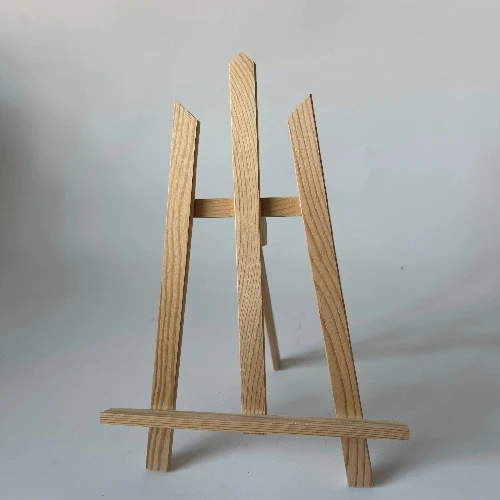 Easel péine adhmaid